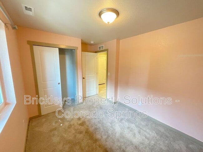 Building Photo - 7343 Rosa Belle Hts