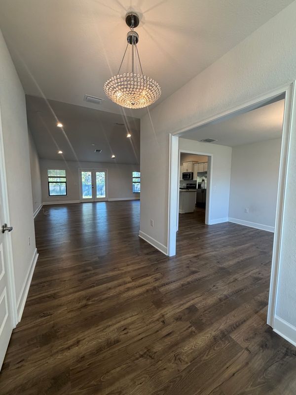 Building Photo - 4602 Karen Ave N