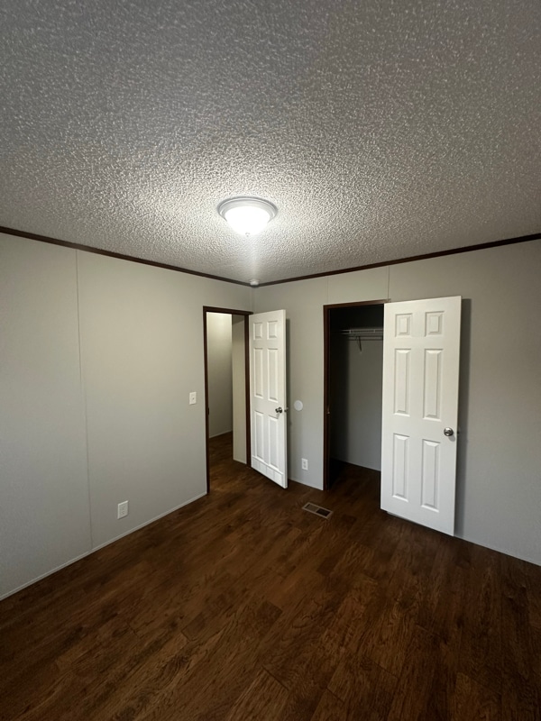 Building Photo - 9477 Lansdowne Rd