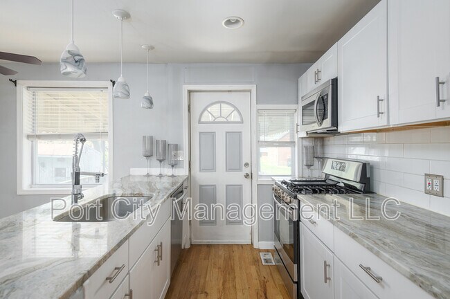 Building Photo - 744 Aldworth Rd