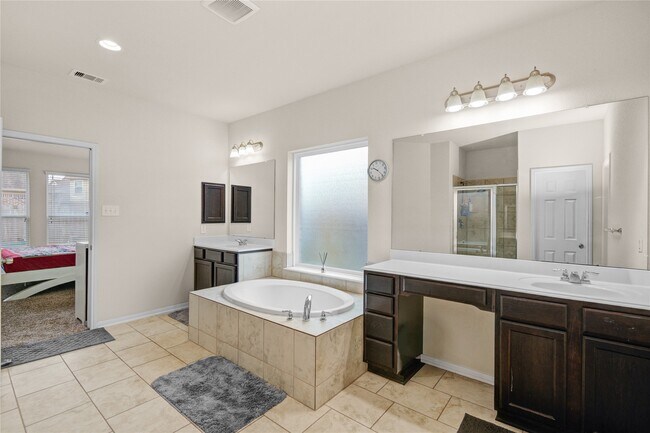 Building Photo - 2810 Verdant Spg Trl