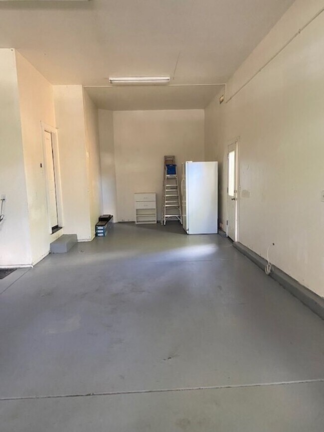 Building Photo - Sweet, perfect 10 located in Caughlin Ranc...