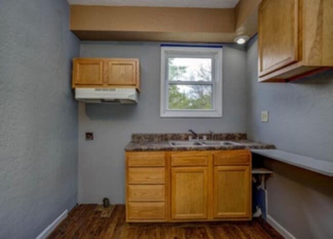 Building Photo - 330 W Withrow St