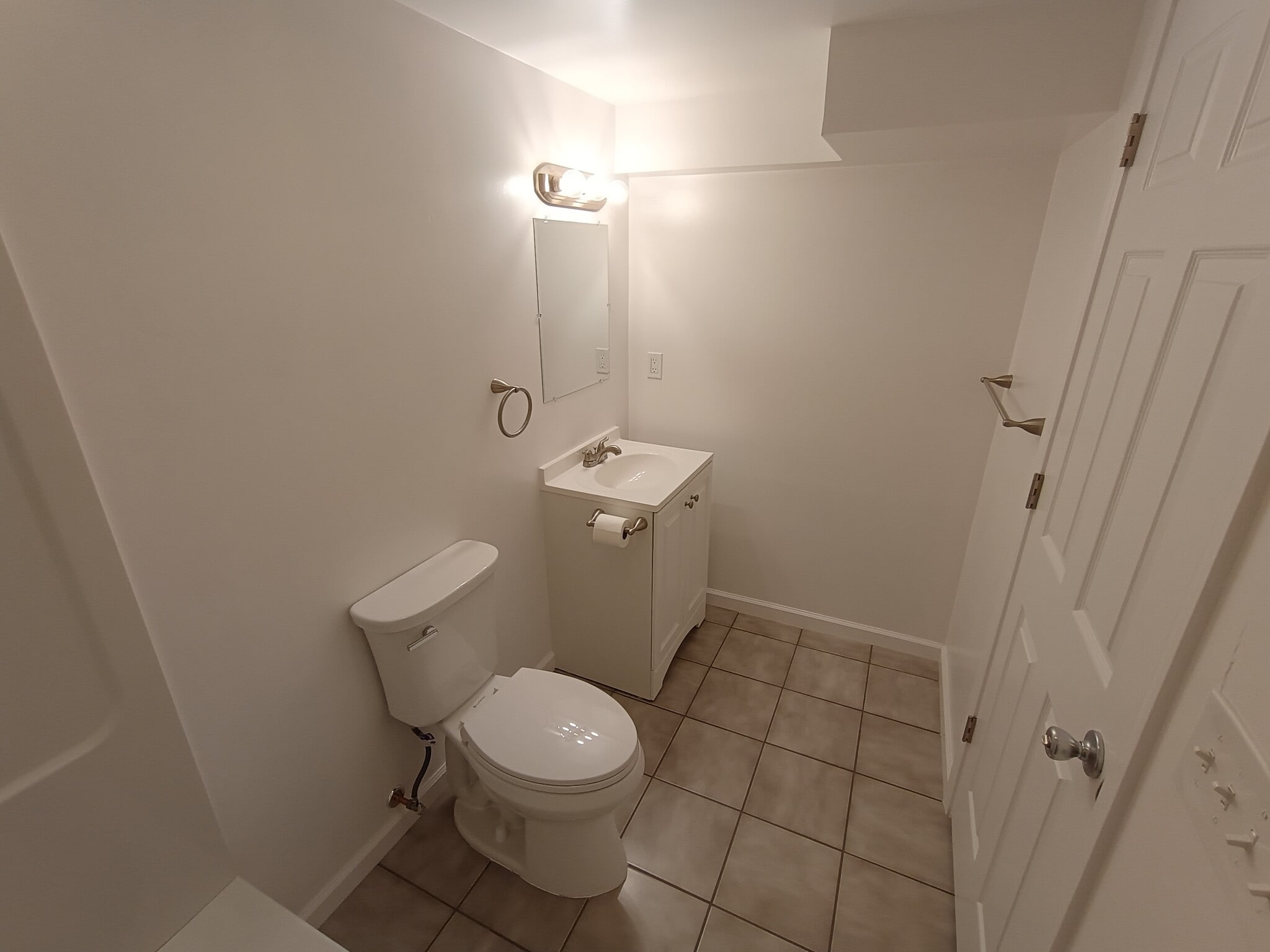Bathroom 2 - 904 Leslie Ct