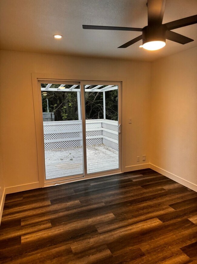 Building Photo - 33812 Robles Dr