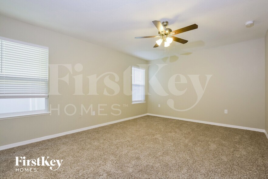 Building Photo - 1995 Banner Ln