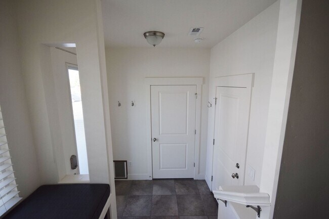 Building Photo - Grames-Daybreak