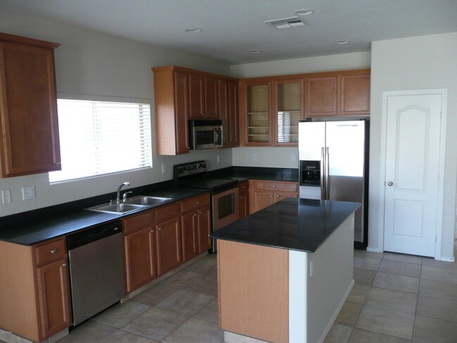 Building Photo - 1302 E Beth Dr