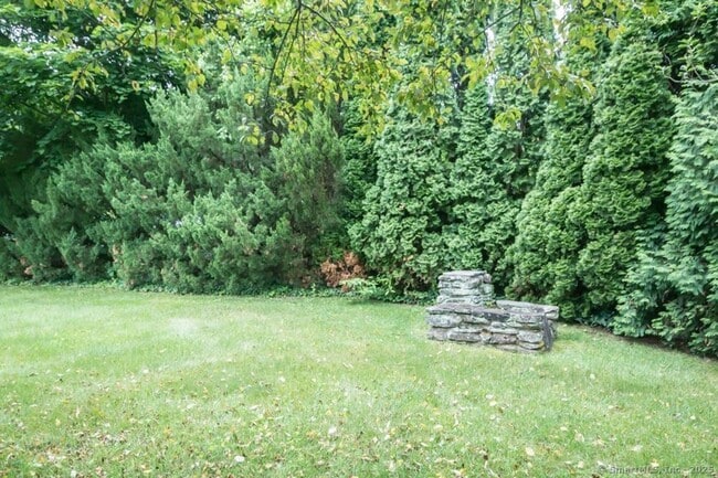 Building Photo - 453 Chestnut Hill Rd