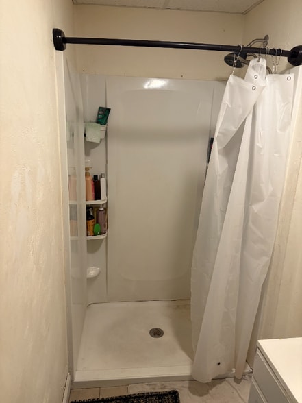 Building Photo - 193 Vernon St