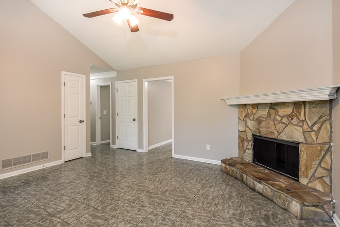 Building Photo - 3760 Cherokee Overlook Dr