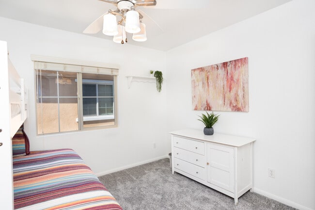 Building Photo - 2802 Bellezza Dr