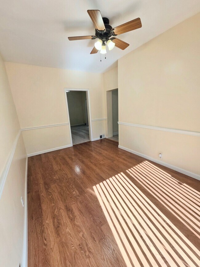 Building Photo - 313 Rinne St
