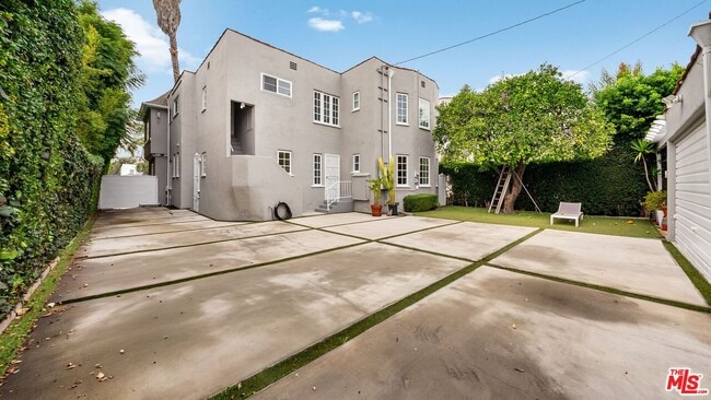 Building Photo - 432 N Genesee Ave
