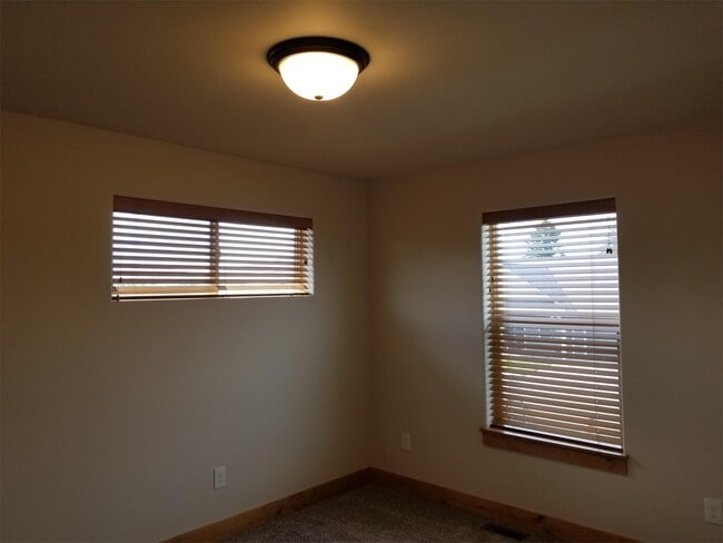 Building Photo - 4443 Glenwood Dr