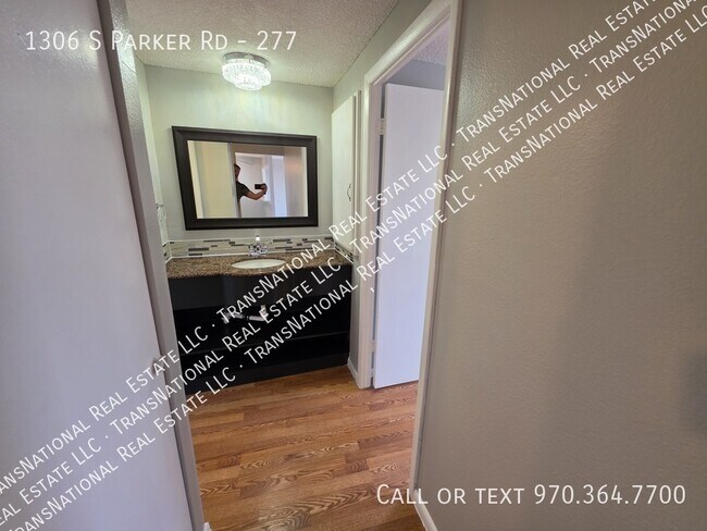 Building Photo - 1306 S Parker Rd