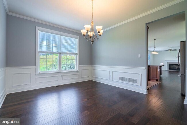 Building Photo - 576 Championship Dr