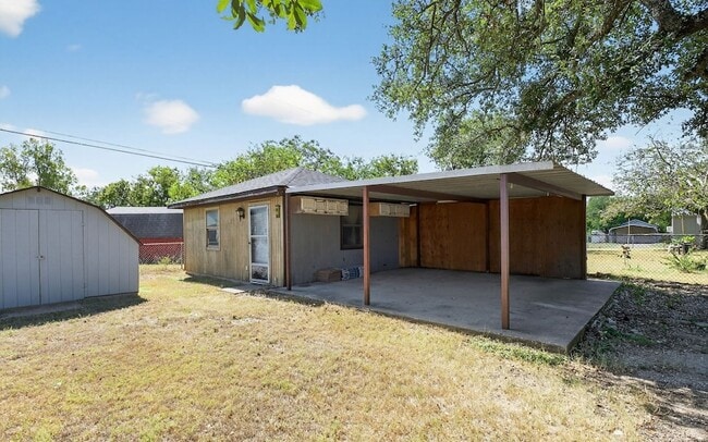 Building Photo - 604 Fegan St