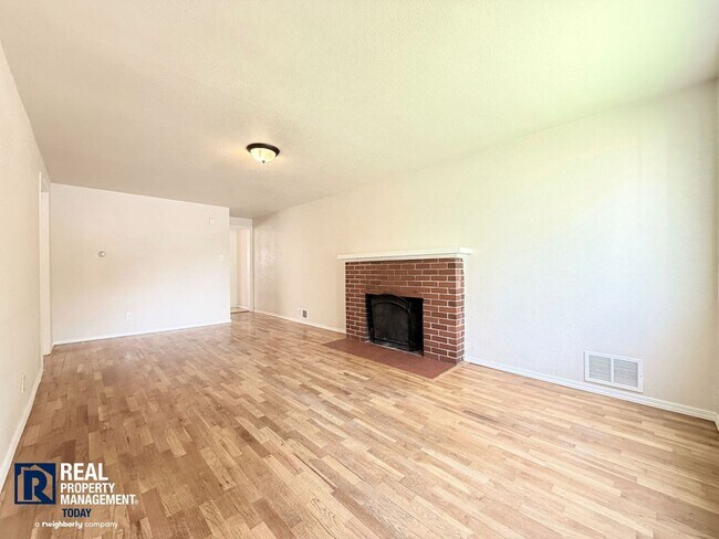 Building Photo - 5419 S Birmingham St