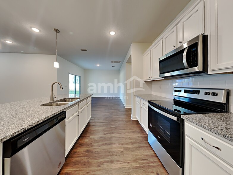 Building Photo - 219 Banyan Frst Dr