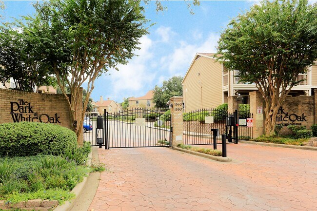 Building Photo - 1860 White Oak Dr