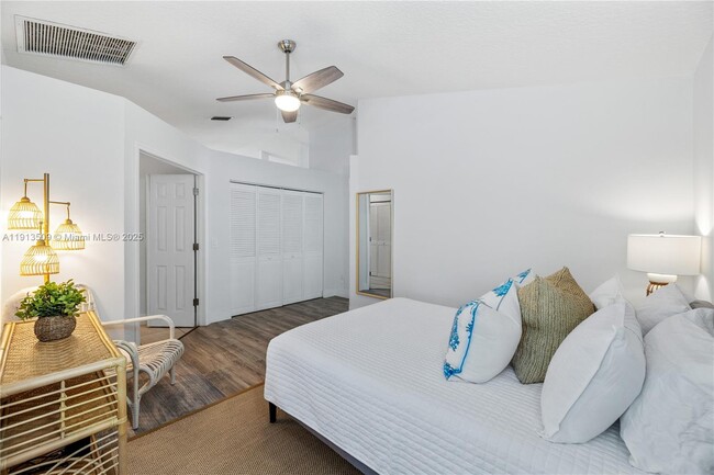 Building Photo - 701 Sea Oats Dr