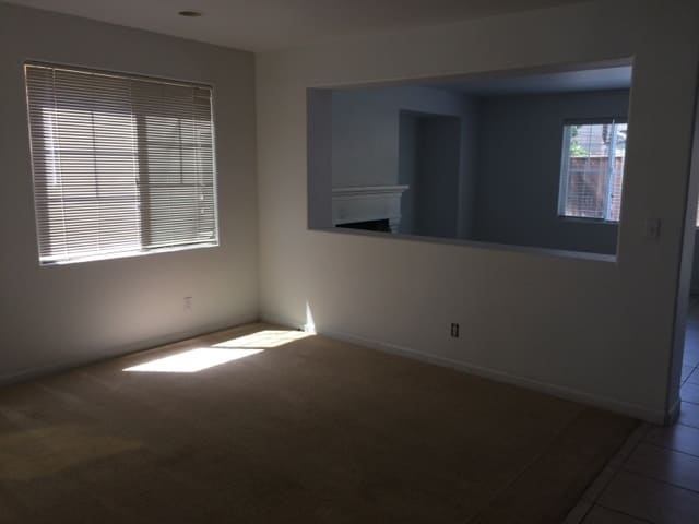 Building Photo - 2328 S Fallbrook Dr