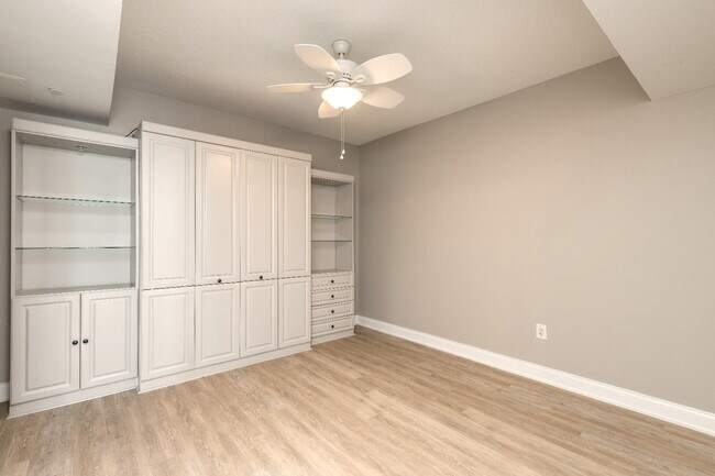 Building Photo - 241 Riverside Dr
