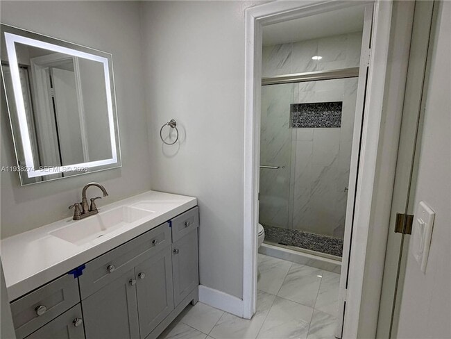 Building Photo - 1331 SW 124th Ct