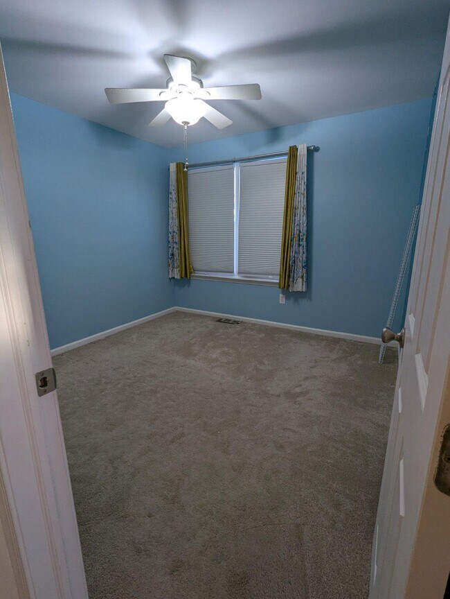 Building Photo - 4 Tether Cir