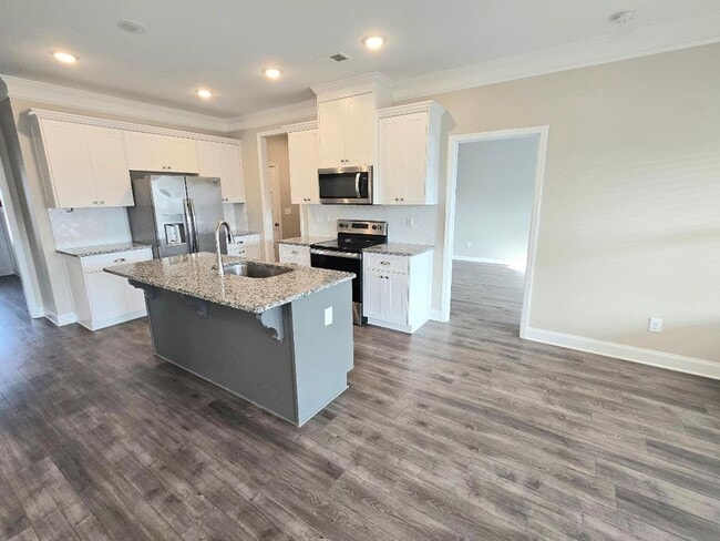 Building Photo - 733 Courtland Ln