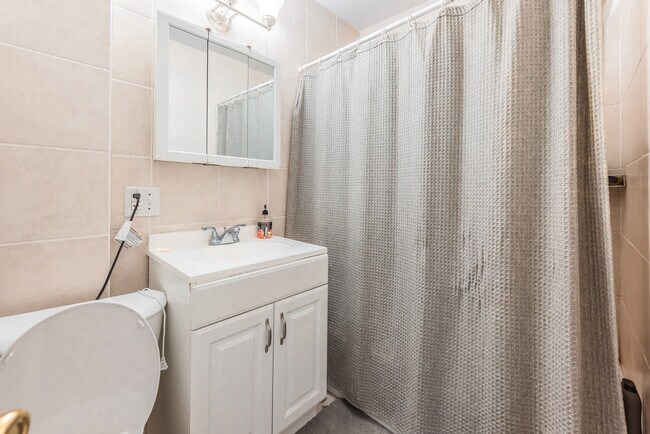 Building Photo - 48 Green St