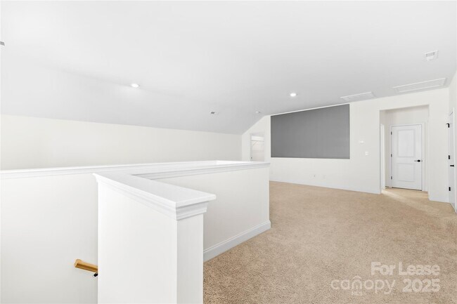 Building Photo - 17113 Sand Bank Rd