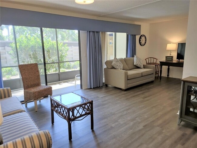 Building Photo - 650 Bird Bay Dr E