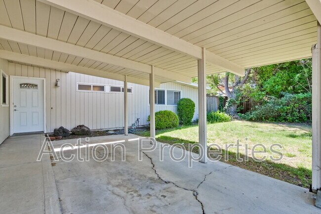 Building Photo - 3974 Duncan Pl