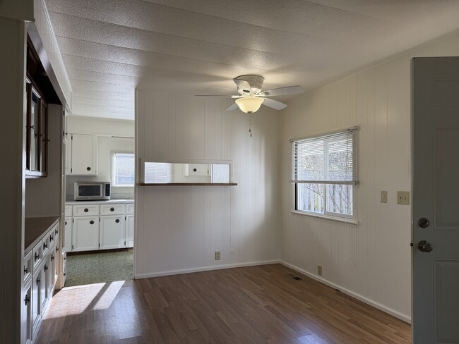 Building Photo - 769 Stagecoach Rd