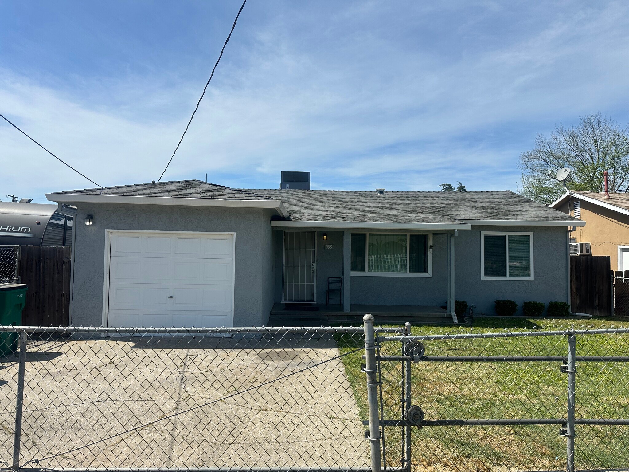 Building Photo - 539 S Gertrude Ave