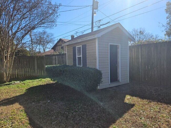 Building Photo - Charming Bungalow at Historic Seminary Ridge