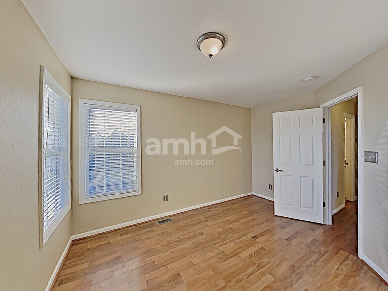 Building Photo - 10206 Orchard Grass Ct