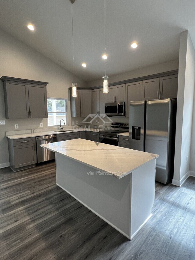 Building Photo - 38 Meadow View Ln