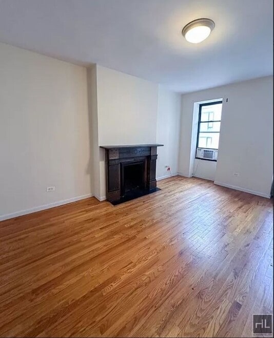 Building Photo - 152-156 E 84th St