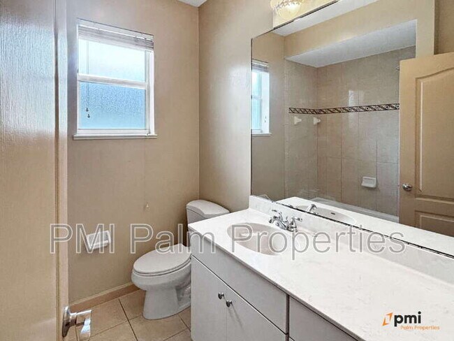 Building Photo - 2820 SE Melaleuca Blvd