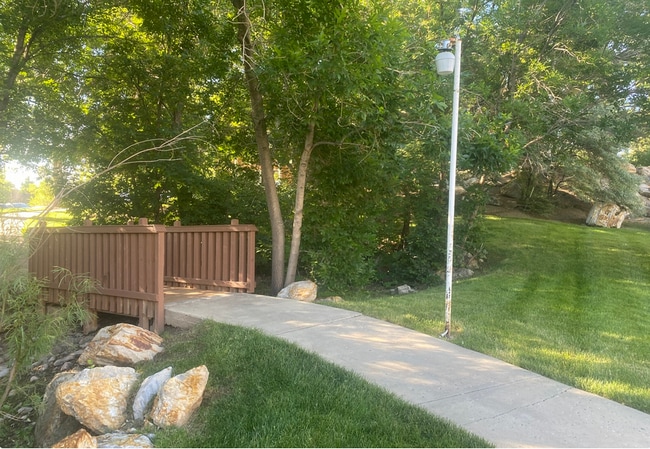 Building Photo - 501 Golden Cir