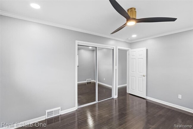 Building Photo - 8528 Norborne Ave