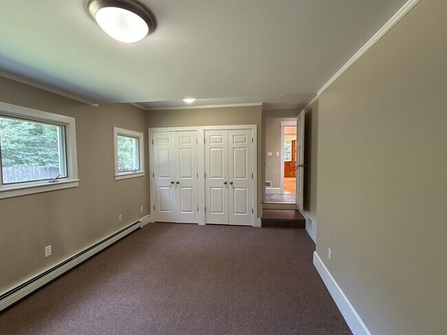 Building Photo - 9 Sunny Knoll Terrace