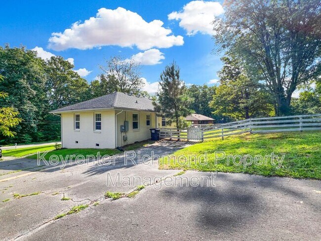 Building Photo - 5509 Swan Dr