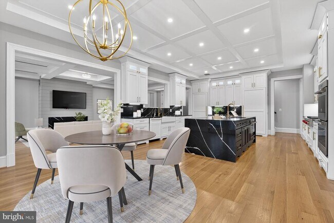 Building Photo - 7002 River Oaks Dr