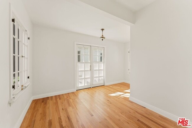 Building Photo - 123 N Orange Dr