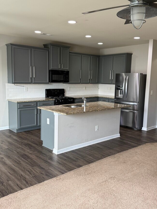 Building Photo - 5881 San Gabriel Ln