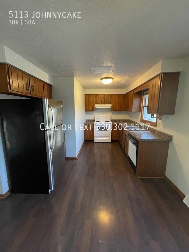 Building Photo - Three bedroom three bathroom duplex for rent